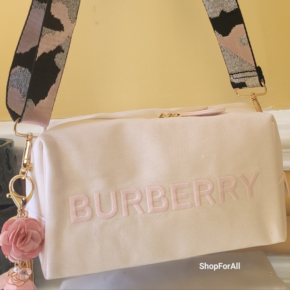 Burberry Pouch converted into to shoulder bag or cross body - Picture 13 of 16
